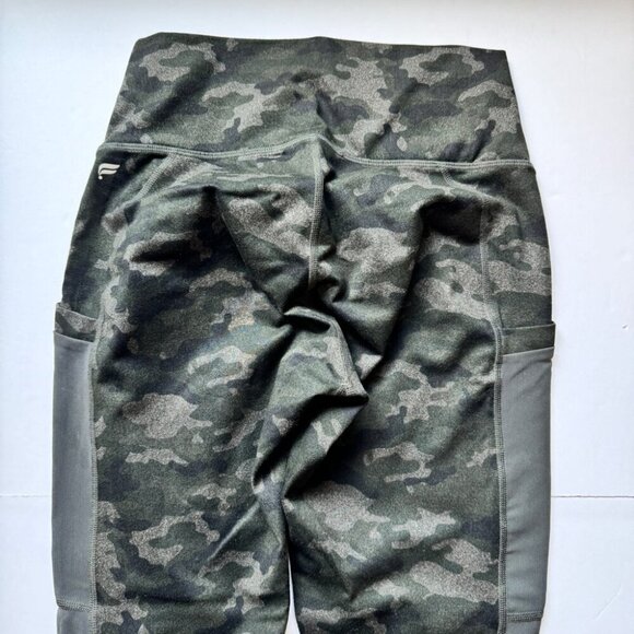 Fabletics Bundle of 2 Leggings Gaviotta  Navy & On The Go Powerhold Camo Sz S - Picture 7 of 16